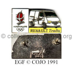 19 07 pin's Club Coubertin Renault Trafic émail grand feu signé © COJO 1991
